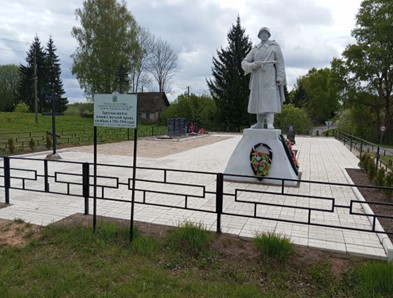 Воинское захоронение д. Михайлов Погост